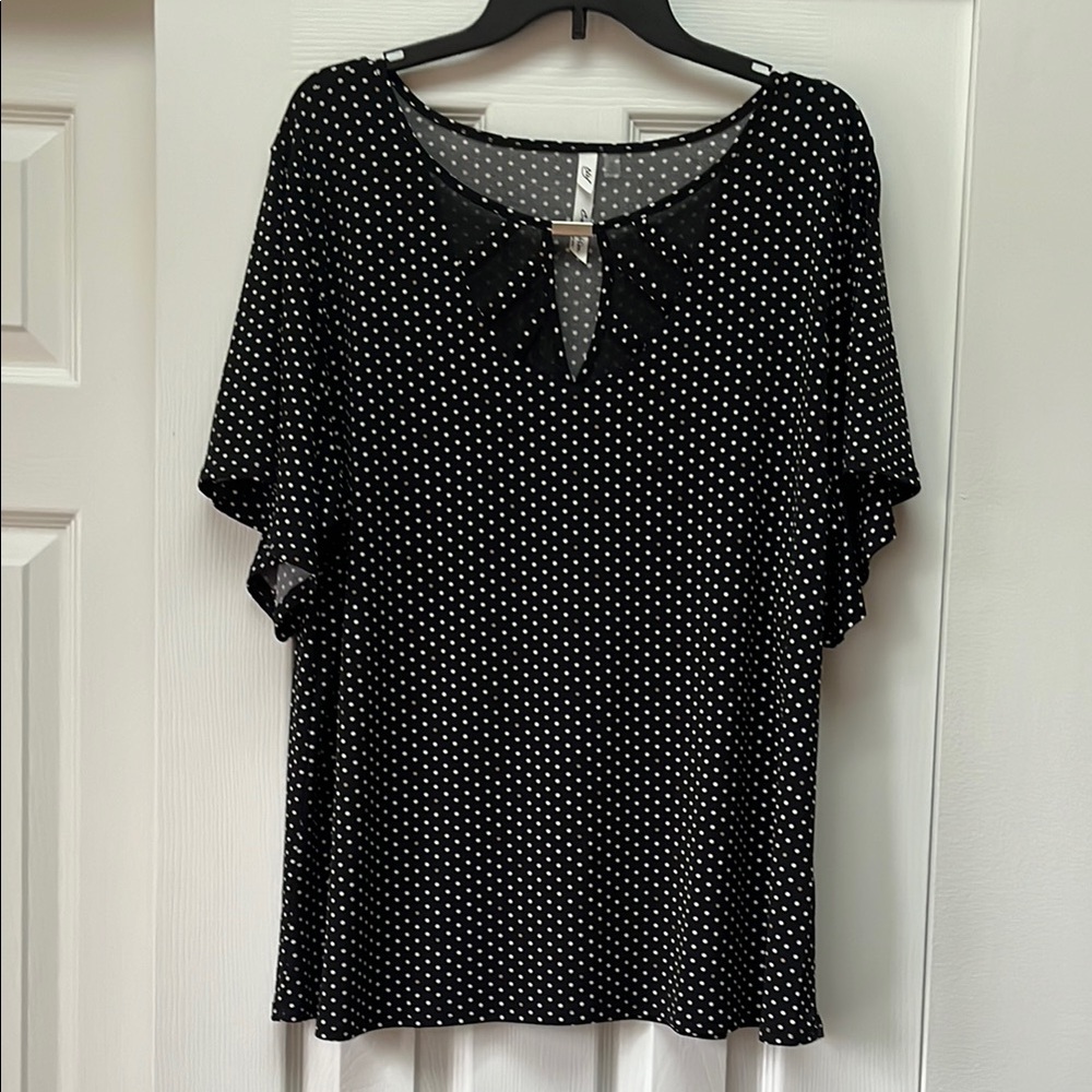 NY Collection Black and White Top